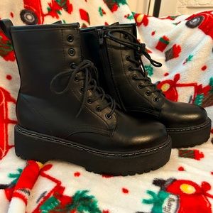 Steve Madden Betty Combat Boots Size 8